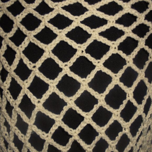 Shawl Crochet Handmade Ivory Fringed Fishnet Large - Picture 4 of 6